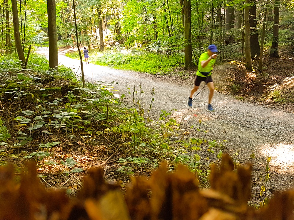 A tough 6 x5 minutes up-hill interval session by the poles.