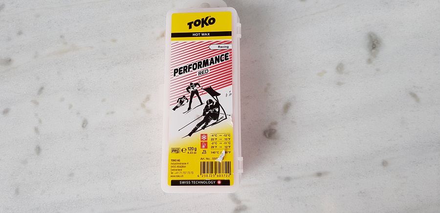 Red performance ski wax for training Red performance ski wax